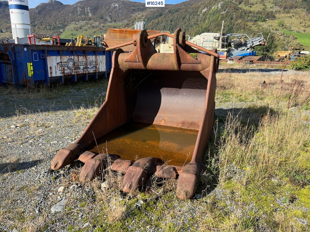 Gjerstad Graveskuffe - Ekskavaatori kopp: pilt 3 Gjerstad Graveskuffe - Ekskavaatori kopp: pilt 3