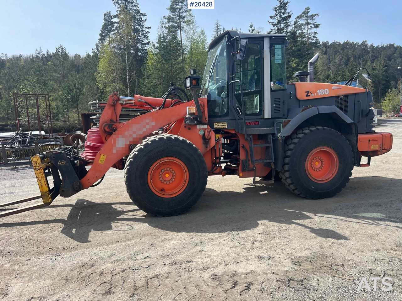 Hitachi ZW 180 - Rataslaadur: pilt 5 Hitachi ZW 180 - Rataslaadur: pilt 5