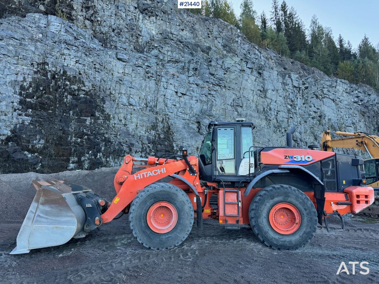 Hitachi ZW310 - Rataslaadur: pilt 2 Hitachi ZW310 - Rataslaadur: pilt 2