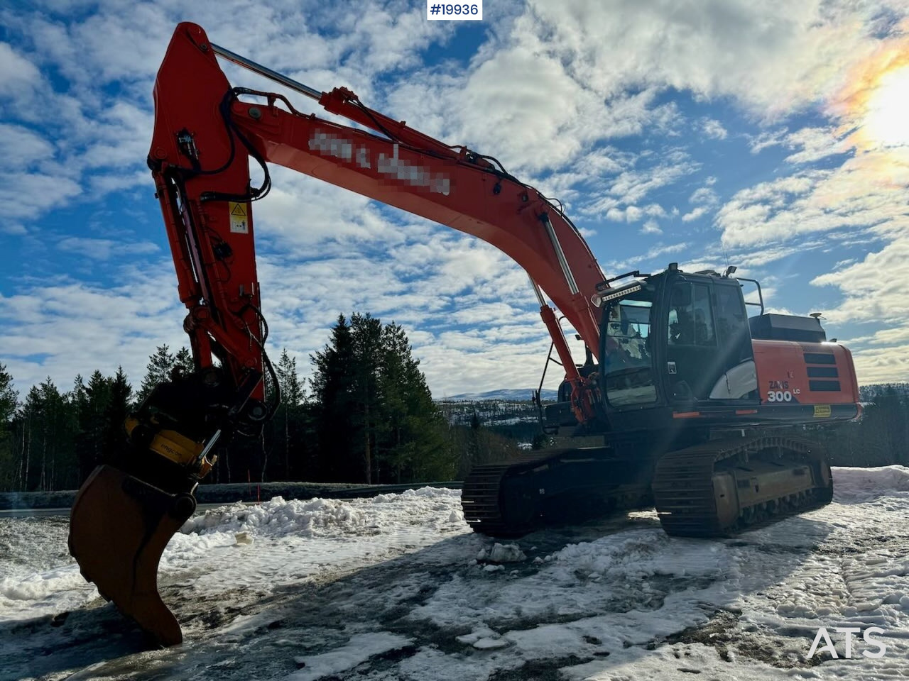 Hitachi ZX300LC-6 - Ekskavaator: pilt 1 Hitachi ZX300LC-6 - Ekskavaator: pilt 1