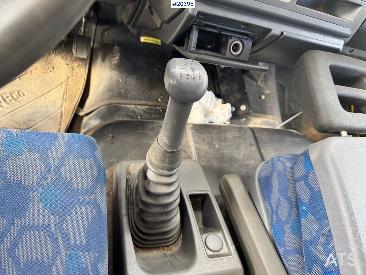 Puksiirauto Iveco 75E15: pilt 34