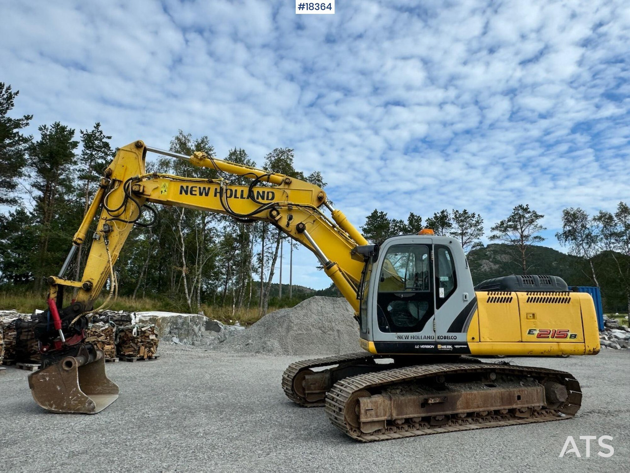Kobelco E215B - Ekskavaator: pilt 1 Kobelco E215B - Ekskavaator: pilt 1