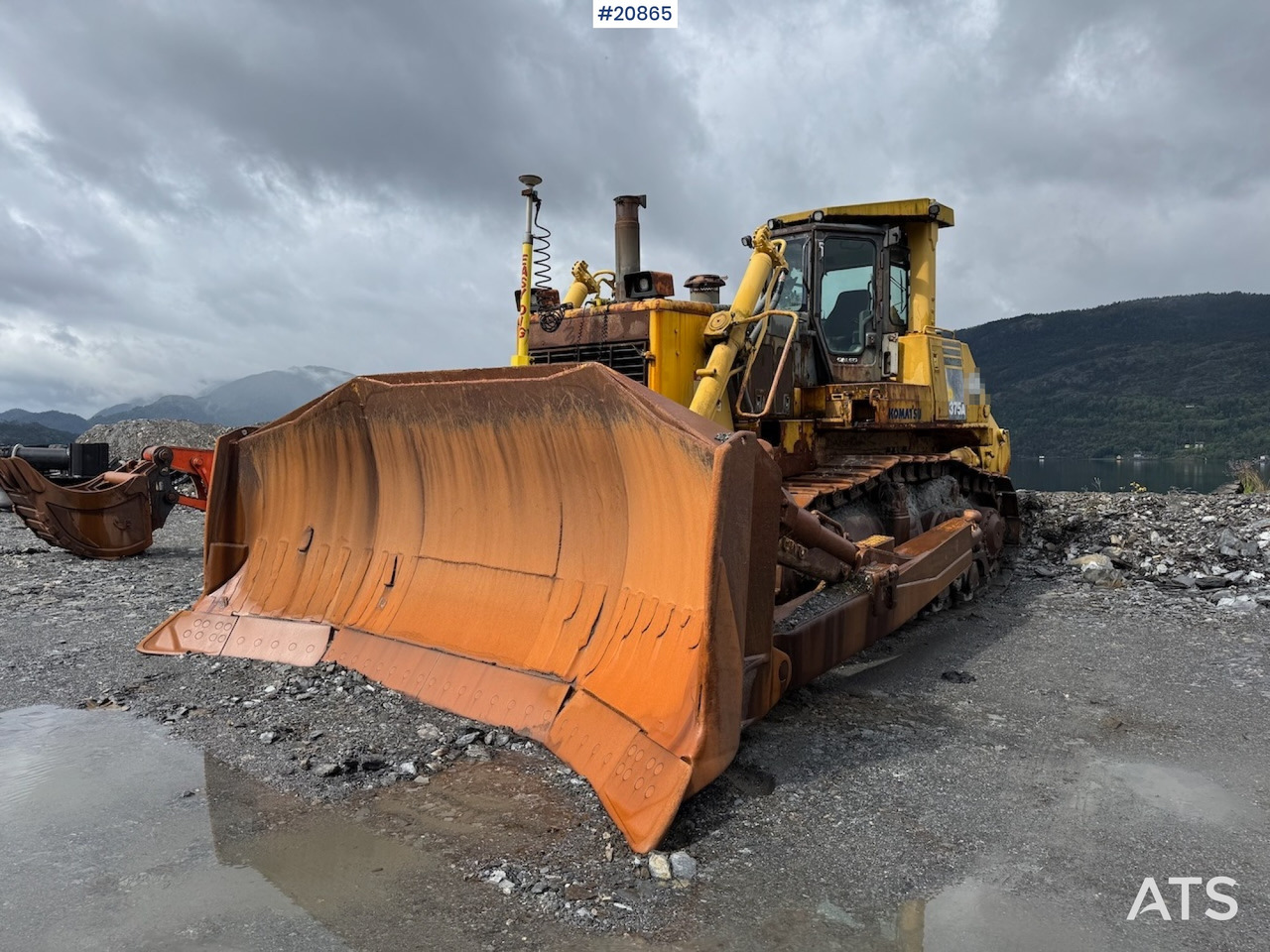 Komatsu D 375 A - Buldooser: pilt 1 Komatsu D 375 A - Buldooser: pilt 1