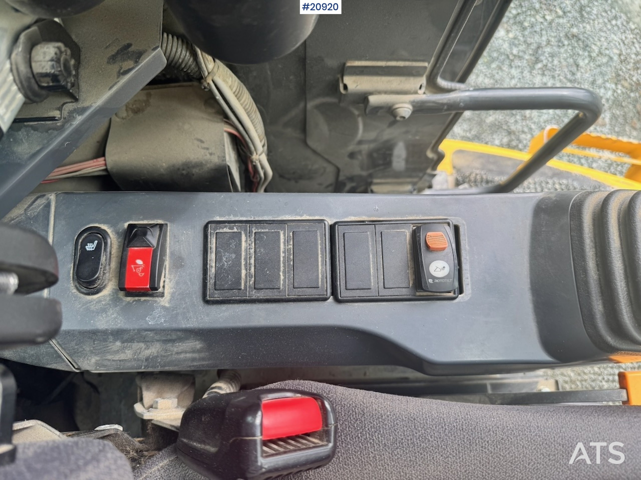 Lintekskavaator Komatsu PC229USLC-11: pilt 42