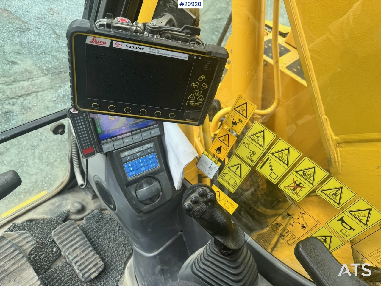 Lintekskavaator Komatsu PC229USLC-11: pilt 36