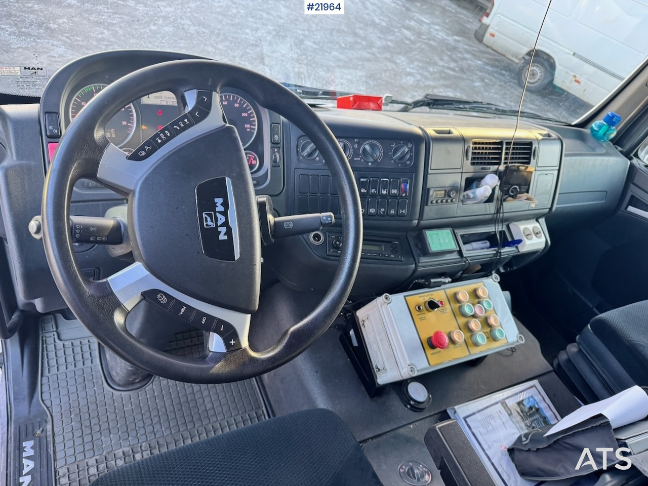 Veoautolt tõusev platvorm MAN 2010 MAN TGM 15.250 Liftbil m/ 18 m Arbeidshøyde. 132 000 km!: pilt 13 Veoautolt tõusev platvorm MAN 2010 MAN TGM 15.250 Liftbil m/ 18 m Arbeidshøyde. 132 000 km!: pilt 13