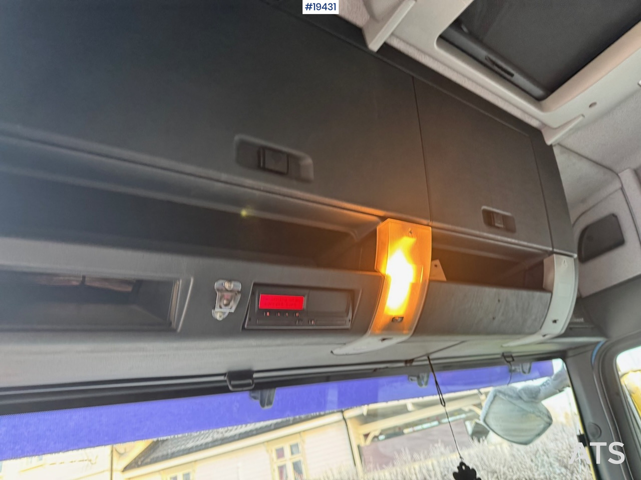 Konteinerveduk/ Tõstukiga veoauto MAN TGM 15.280: pilt 38
