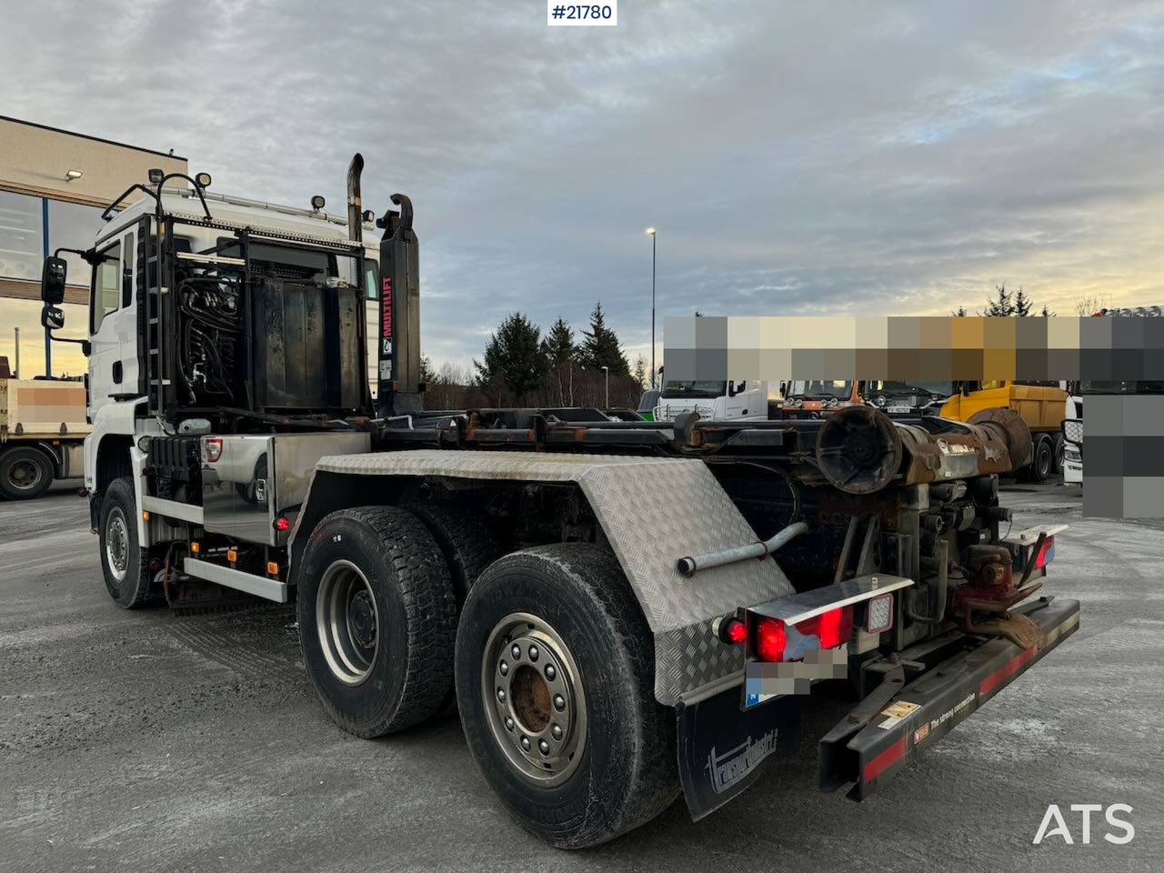 MAN TGS 28.480 6x4 brøyterigget Krokbil m/ underliggende skjær og kranhydraulikk. - Konkstõstukiga veoauto: pilt 4 MAN TGS 28.480 6x4 brøyterigget Krokbil m/ underliggende skjær og kranhydraulikk. - Konkstõstukiga veoauto: pilt 4