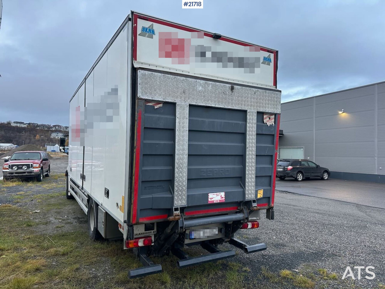 Mercedes Actros 1835 skapbil m/ Full sideåpning, aggregat, lift og 2 sett dekk - Kasti veoauto: pilt 3 Mercedes Actros 1835 skapbil m/ Full sideåpning, aggregat, lift og 2 sett dekk - Kasti veoauto: pilt 3