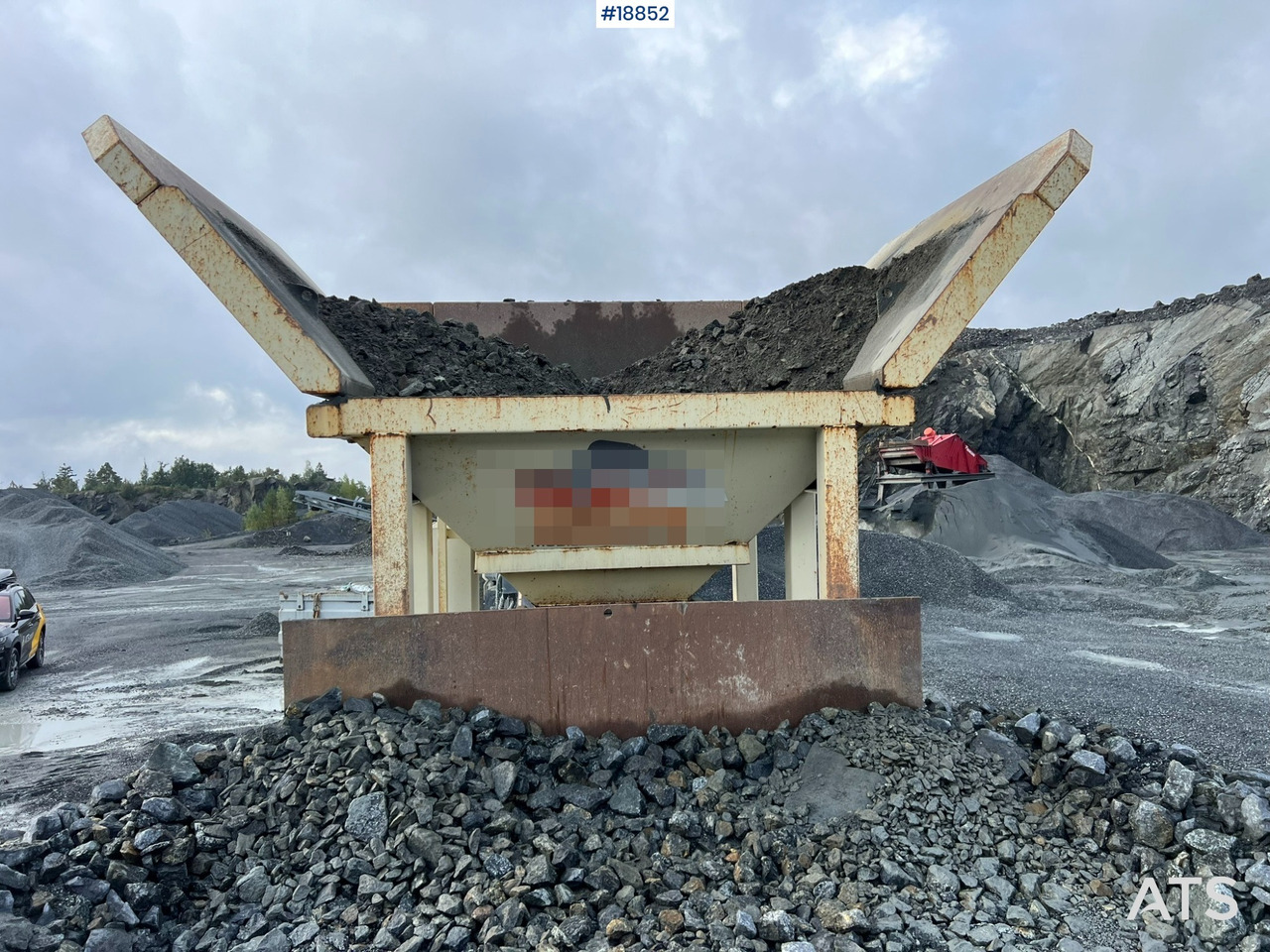 Metso Lokotrack LT220D Finknuser m/ sikt, matekasse og transportbånd - Mobiilne purusti: pilt 4 Metso Lokotrack LT220D Finknuser m/ sikt, matekasse og transportbånd - Mobiilne purusti: pilt 4