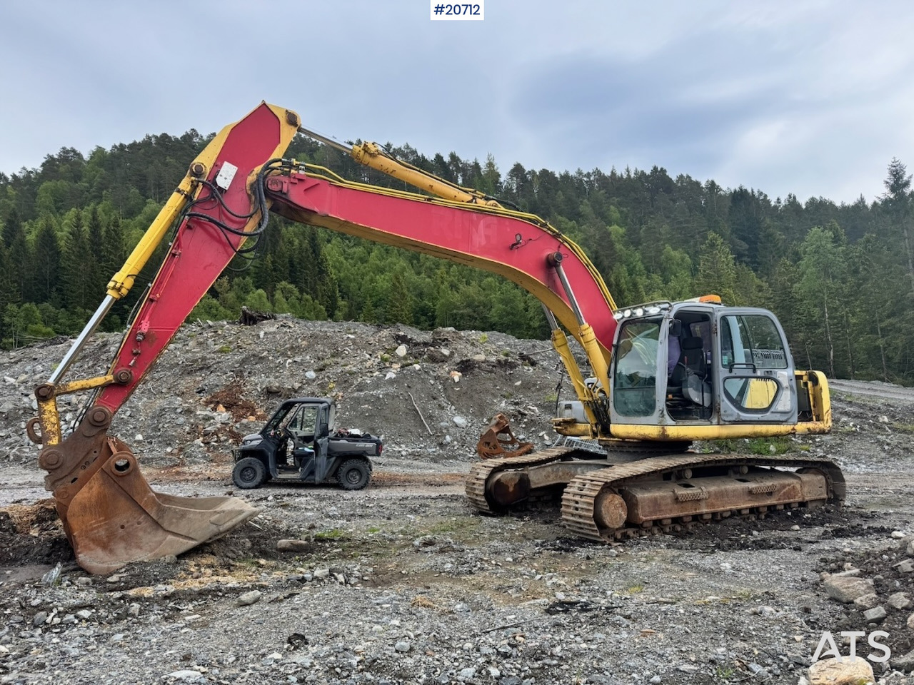 New Holland kobelco E305B - Ekskavaator: pilt 2 New Holland kobelco E305B - Ekskavaator: pilt 2
