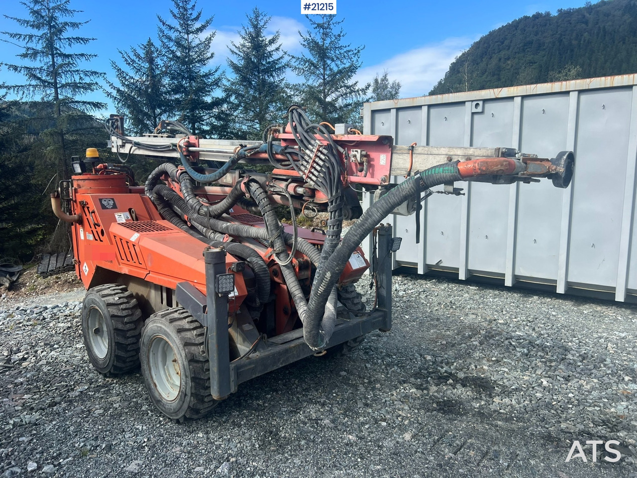 Tamrock Commando 121R - Puurimisplatvorm: pilt 1 Tamrock Commando 121R - Puurimisplatvorm: pilt 1