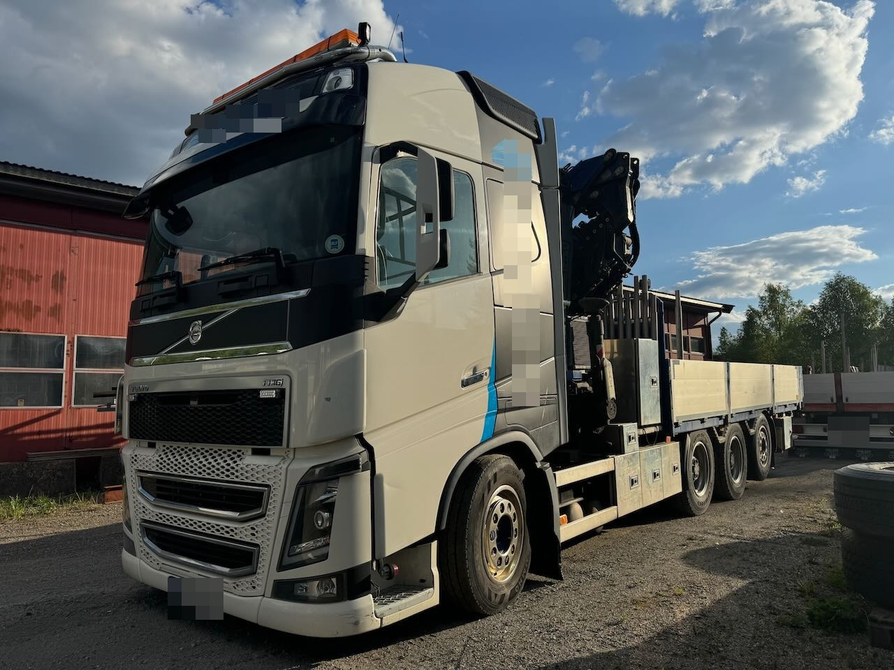 Volvo FH16 - Kraanaga veoauto: pilt 1 Volvo FH16 - Kraanaga veoauto: pilt 1