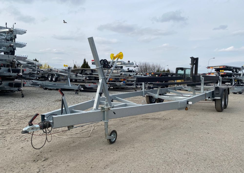 Boro PRZYCZEPA PODŁODZIOWA STYL AMERYKAŃSKI 7,80M - Paadihaagis: pilt 2 Boro PRZYCZEPA PODŁODZIOWA STYL AMERYKAŃSKI 7,80M - Paadihaagis: pilt 2