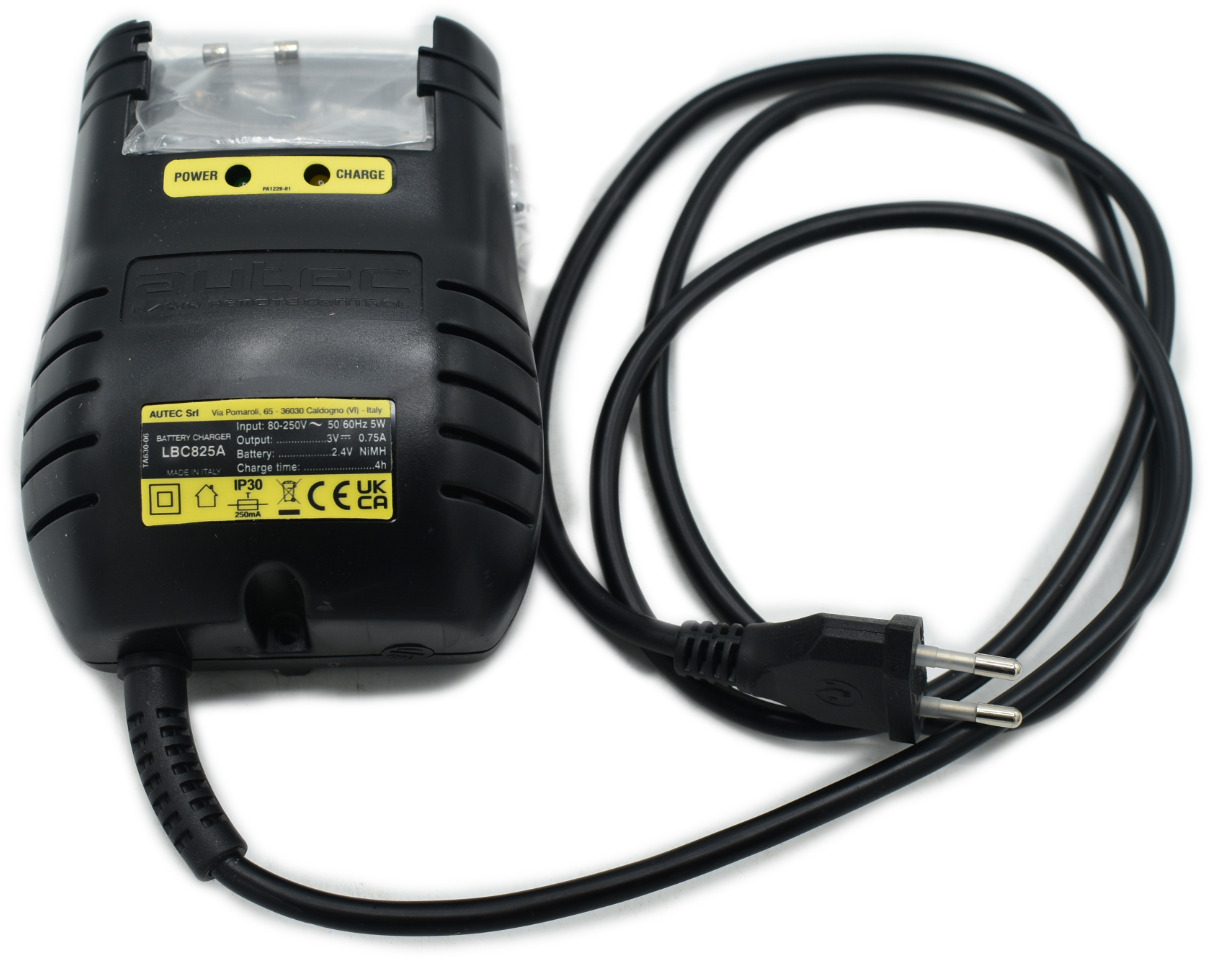 Autec original charger LBC825A - Elektrisüsteem - Kraana-manipulaator: pilt 5 Autec original charger LBC825A - Elektrisüsteem - Kraana-manipulaator: pilt 5