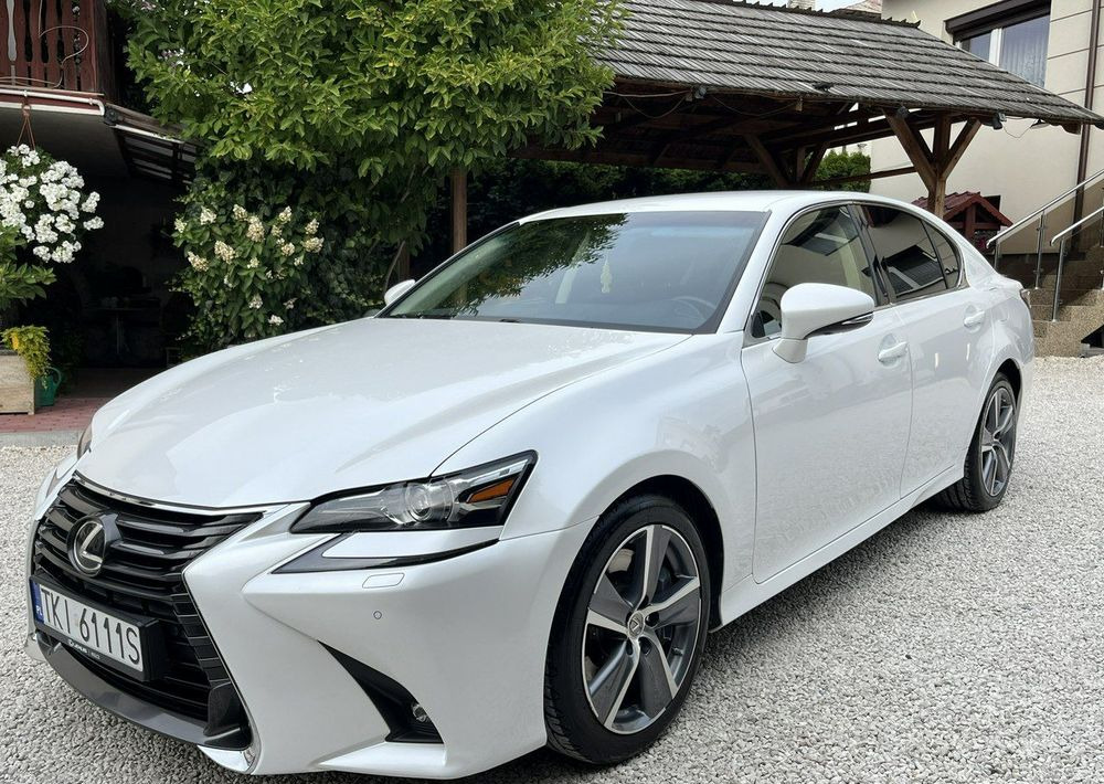 Lexus GS 200t / 300 Elegance - Sedaan: pilt 1 Lexus GS 200t / 300 Elegance - Sedaan: pilt 1