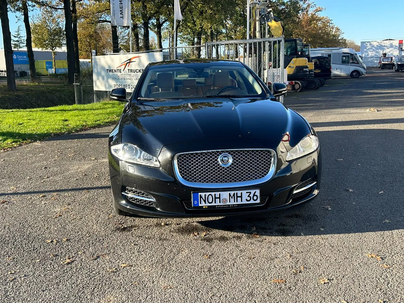 Jaguar XJ 3.0 V6D 275 PK /AUTOM / PANO DAK / VOL LEDER / MERIDAN / EXPORT PRICE - Sedaan: pilt 4 Jaguar XJ 3.0 V6D 275 PK /AUTOM / PANO DAK / VOL LEDER / MERIDAN / EXPORT PRICE - Sedaan: pilt 4