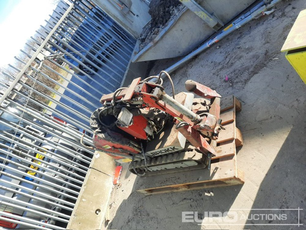 1997 Brokk Mini Cut Remote Controlled Robotic Excavator, Rubber Tracked, Piped, All.Piping, QH, Stabilisers - Miniekskavaator: pilt 2 1997 Brokk Mini Cut Remote Controlled Robotic Excavator, Rubber Tracked, Piped, All.Piping, QH, Stabilisers - Miniekskavaator: pilt 2
