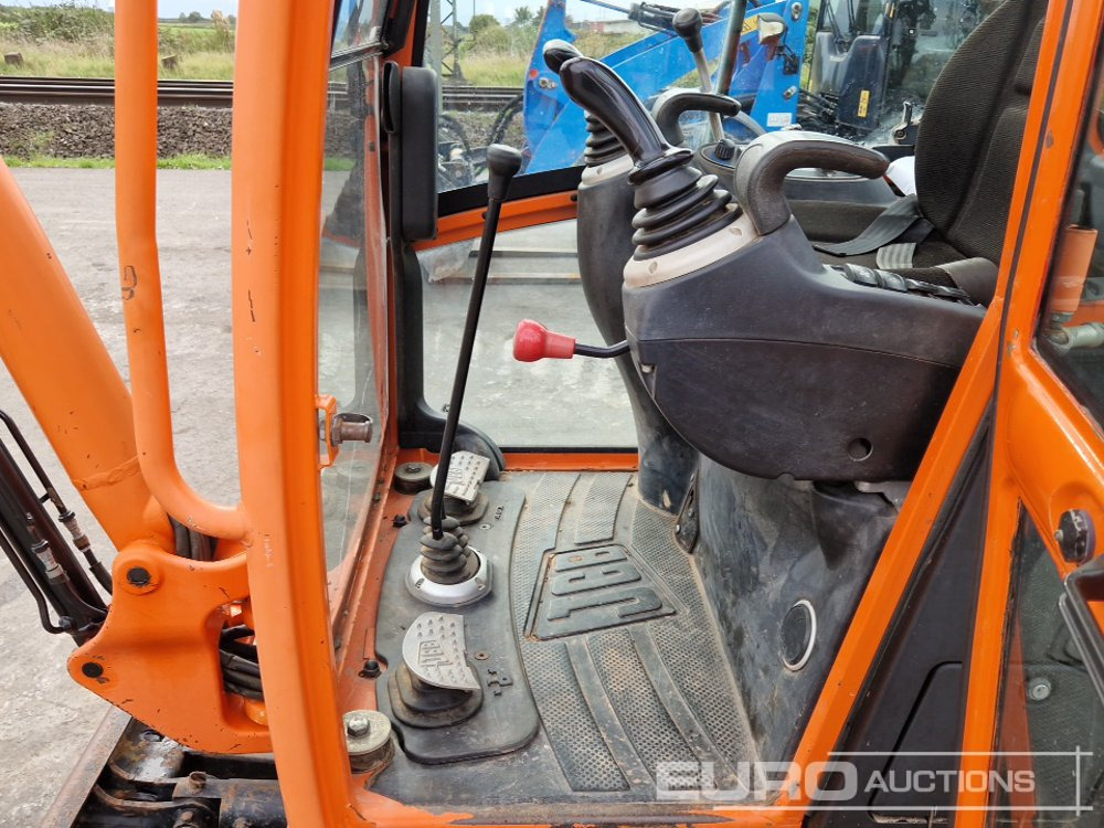 Miniekskavaator 2012 JCB 8018: pilt 29