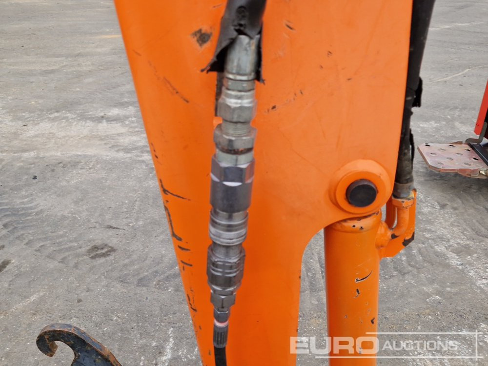 Miniekskavaator 2012 JCB 8018: pilt 22