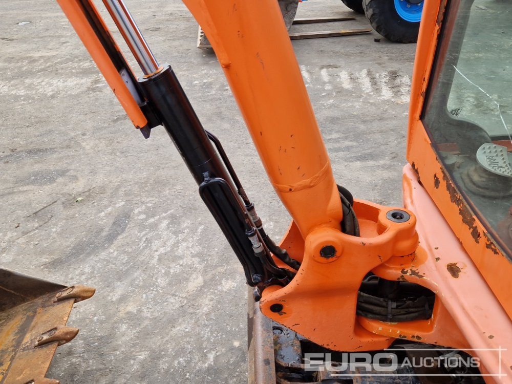 Miniekskavaator 2012 JCB 8018: pilt 25