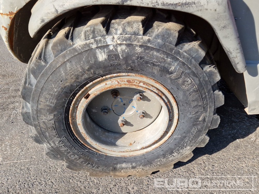 Ebatasasel maastikul kohanduv kahveltõstuk 2013 Manitou MH25-4T: pilt 13