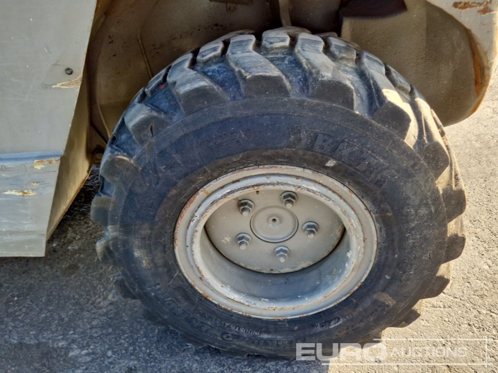 Ebatasasel maastikul kohanduv kahveltõstuk 2013 Manitou MH25-4T: pilt 10