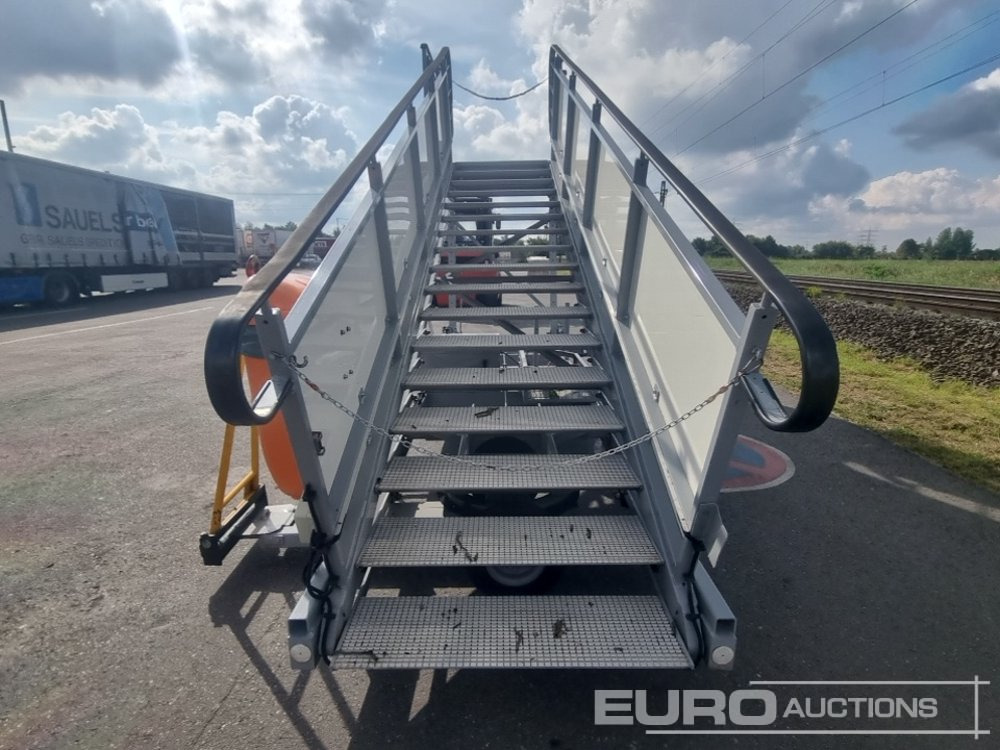BLUMENBECKER PT17 Twin Axle Air Craft Service Staircase - Reisijate trepp: pilt 3 BLUMENBECKER PT17 Twin Axle Air Craft Service Staircase - Reisijate trepp: pilt 3