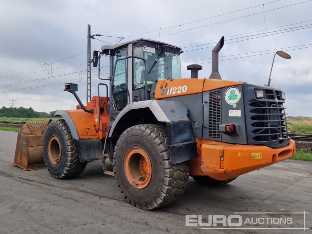 Hitachi ZW220 - Rataslaadur: pilt 3 Hitachi ZW220 - Rataslaadur: pilt 3