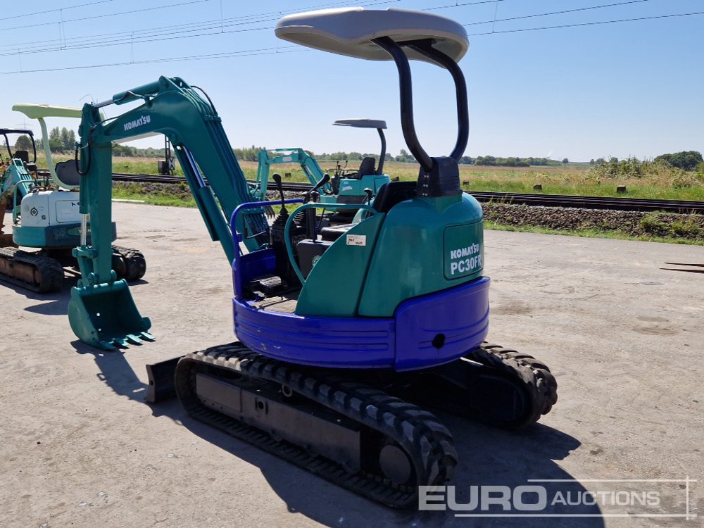 Komatsu PC30FR-2 - Miniekskavaator: pilt 3 Komatsu PC30FR-2 - Miniekskavaator: pilt 3