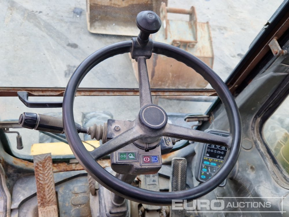 Ratastel ekskavaator Komatsu PW170ES-6K: pilt 38