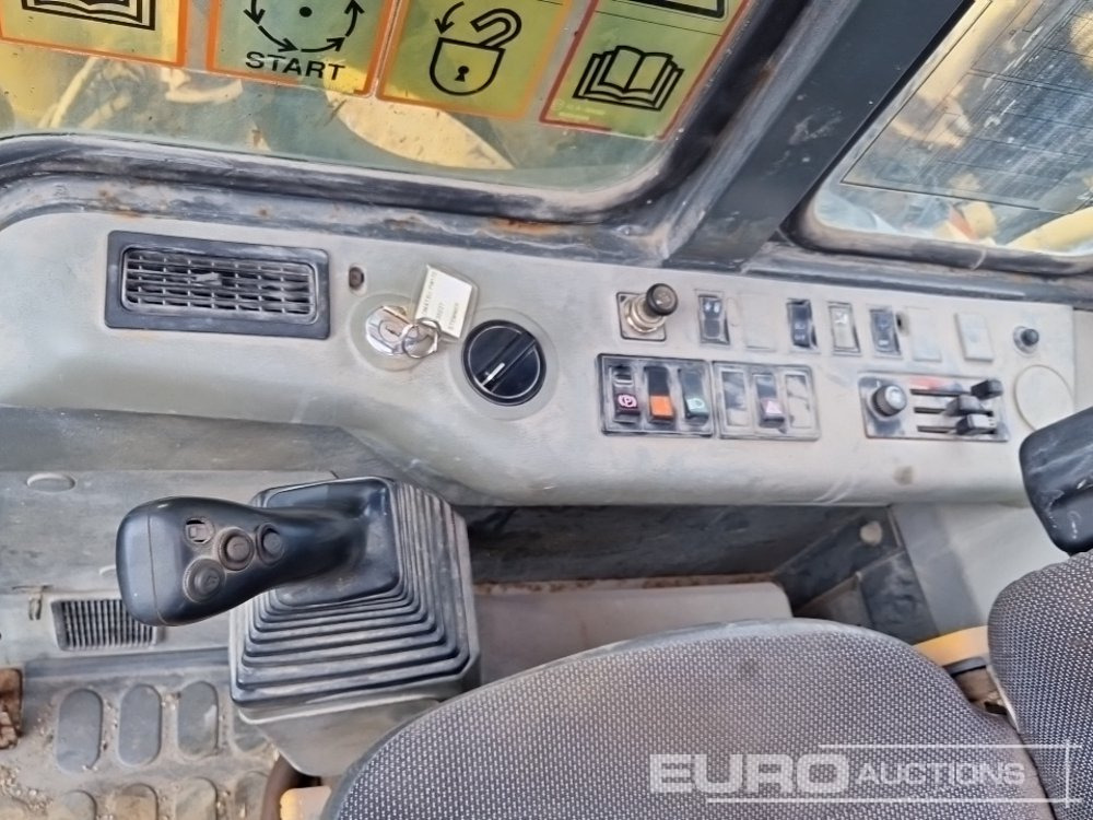 Ratastel ekskavaator Komatsu PW170ES-6K: pilt 40