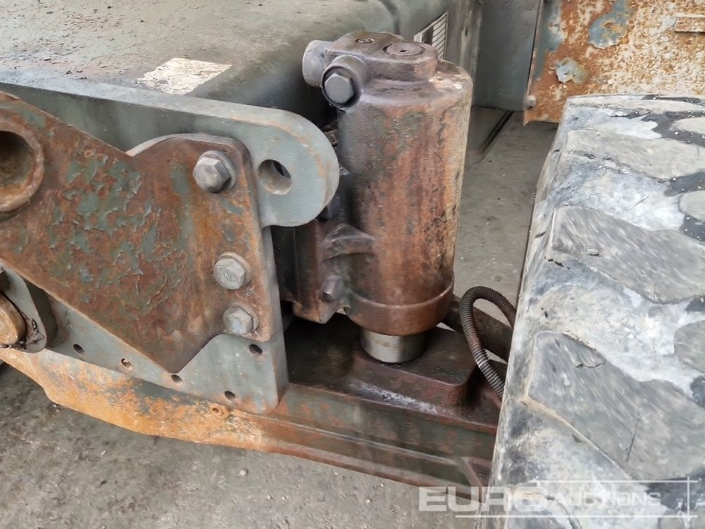 Ratastel ekskavaator Komatsu PW170ES-6K: pilt 13
