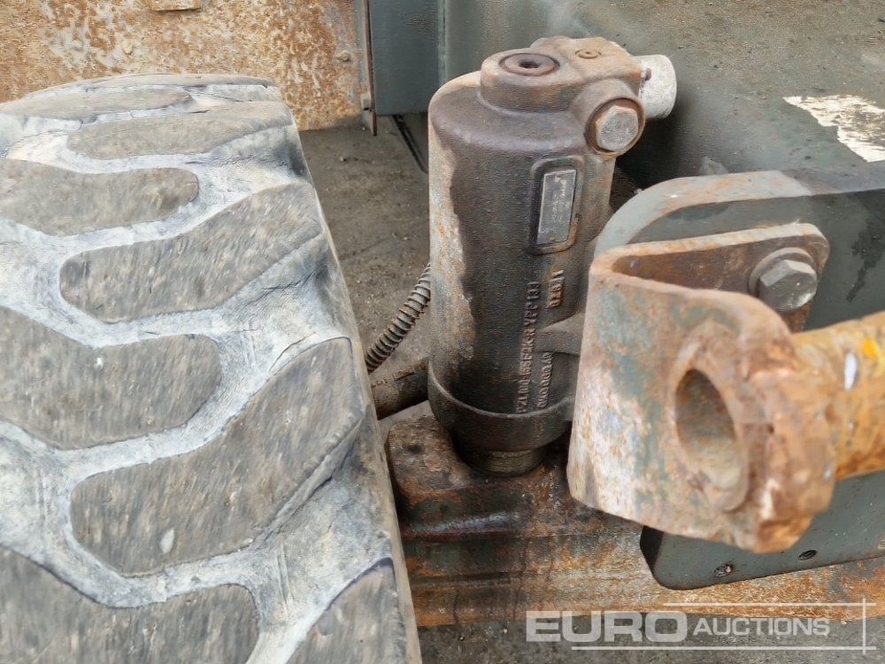 Ratastel ekskavaator Komatsu PW170ES-6K: pilt 12
