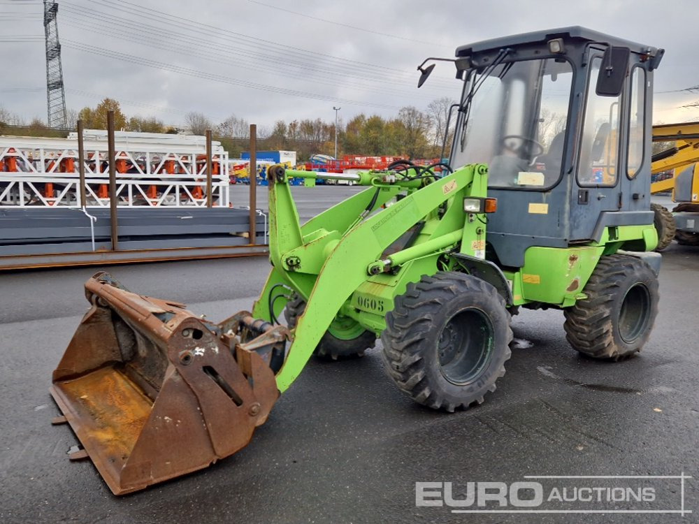 Kubota R520 - Rataslaadur: pilt 1 Kubota R520 - Rataslaadur: pilt 1