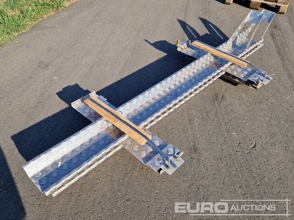 Motorbike Rails (2 of) - Garaažiseadmed: pilt 1 Motorbike Rails (2 of) - Garaažiseadmed: pilt 1