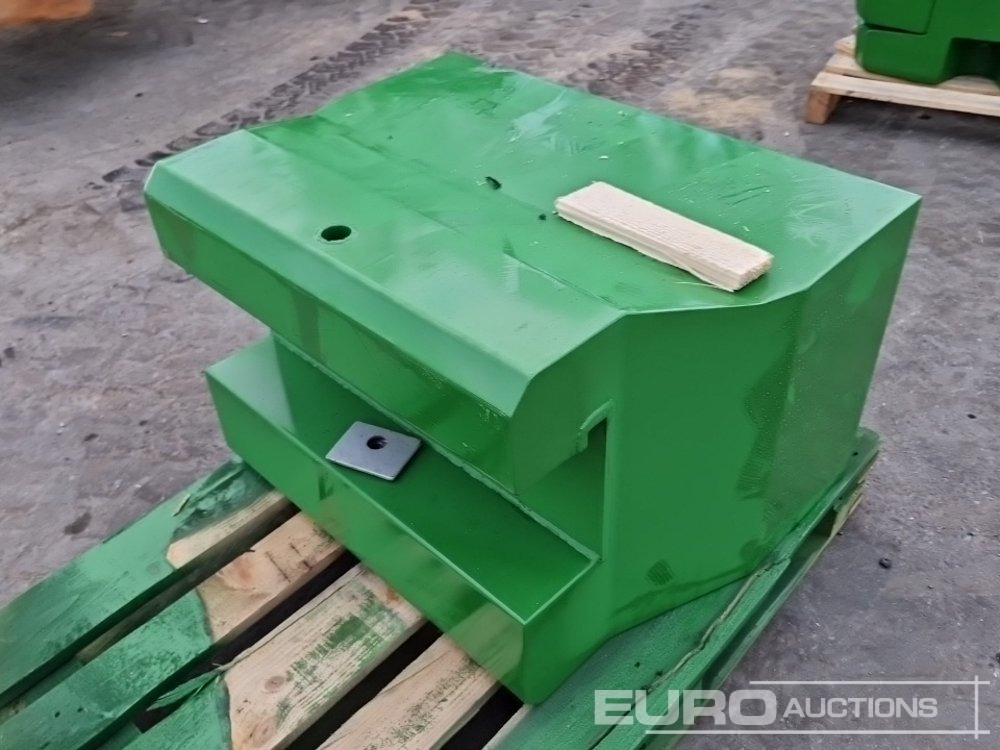 Unused 2025 John Deere 600kg Front Weights to suit John Deere Tractors, Metal Case with Towing Eye (Green) - Põllutööseade: pilt 3 Unused 2025 John Deere 600kg Front Weights to suit John Deere Tractors, Metal Case with Towing Eye (Green) - Põllutööseade: pilt 3