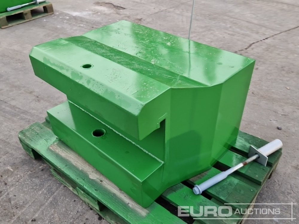 Unused 2025 John Deere 600kg Front Weights to suit John Deere Tractors, Metal Case with Towing Eye (Green) - Põllutööseade: pilt 3 Unused 2025 John Deere 600kg Front Weights to suit John Deere Tractors, Metal Case with Towing Eye (Green) - Põllutööseade: pilt 3