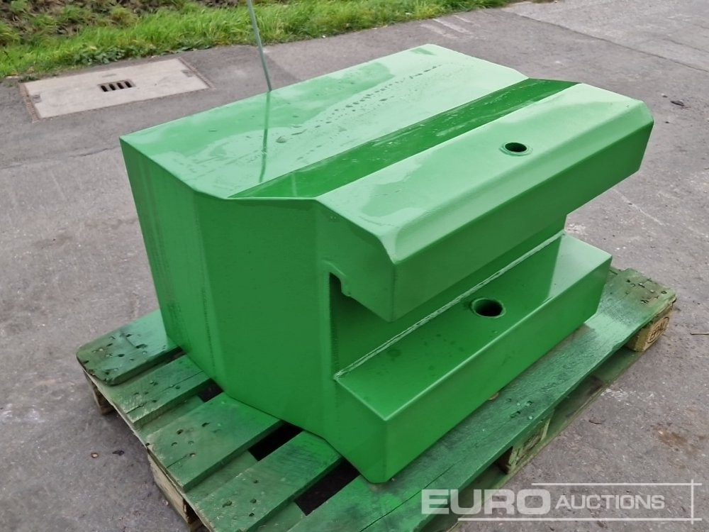 Unused 2025 John Deere 600kg Front Weights to suit John Deere Tractors, Metal Case with Towing Eye (Green) - Põllutööseade: pilt 2 Unused 2025 John Deere 600kg Front Weights to suit John Deere Tractors, Metal Case with Towing Eye (Green) - Põllutööseade: pilt 2
