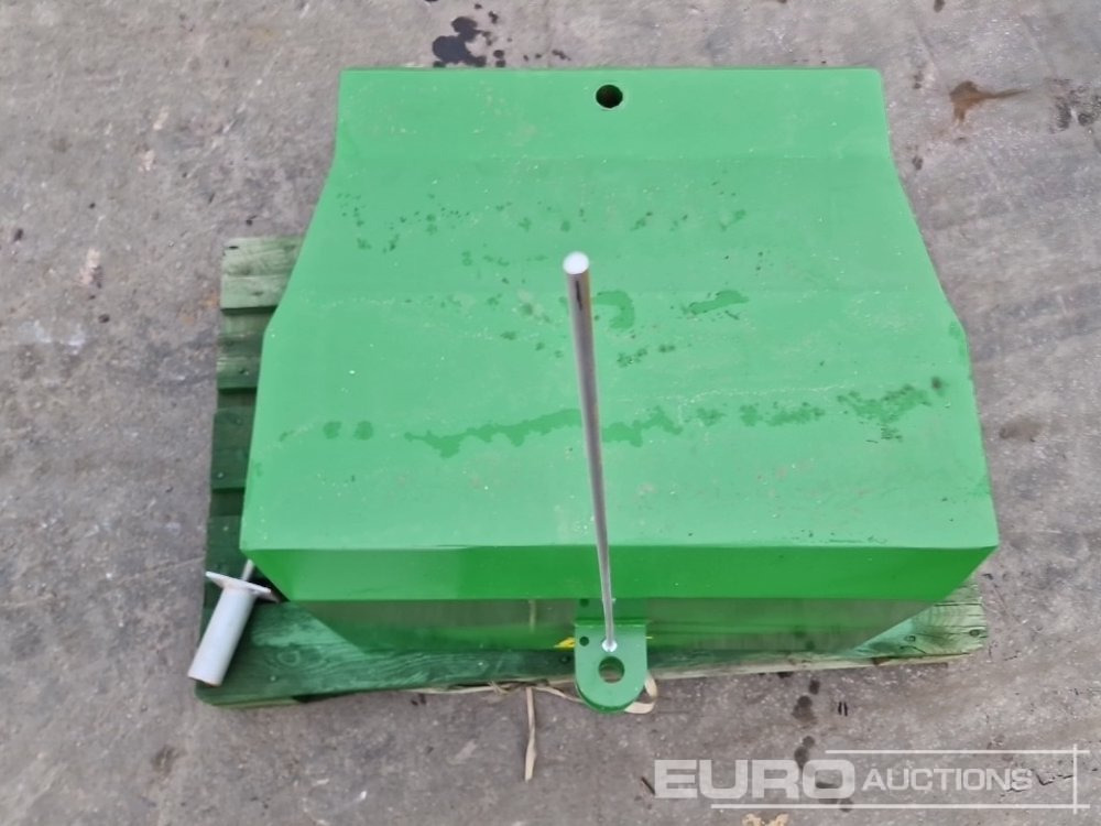 Unused 2025 John Deere 600kg Front Weights to suit John Deere Tractors, Metal Case with Towing Eye (Green) - Põllutööseade: pilt 5 Unused 2025 John Deere 600kg Front Weights to suit John Deere Tractors, Metal Case with Towing Eye (Green) - Põllutööseade: pilt 5