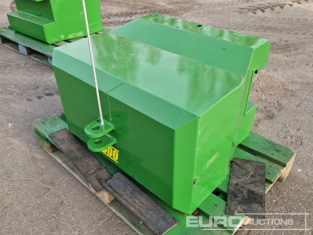 Unused 2025 John Deere 600kg Front Weights to suit John Deere Tractors, Metal Case with Towing Eye (Green) - Põllutööseade: pilt 3 Unused 2025 John Deere 600kg Front Weights to suit John Deere Tractors, Metal Case with Towing Eye (Green) - Põllutööseade: pilt 3