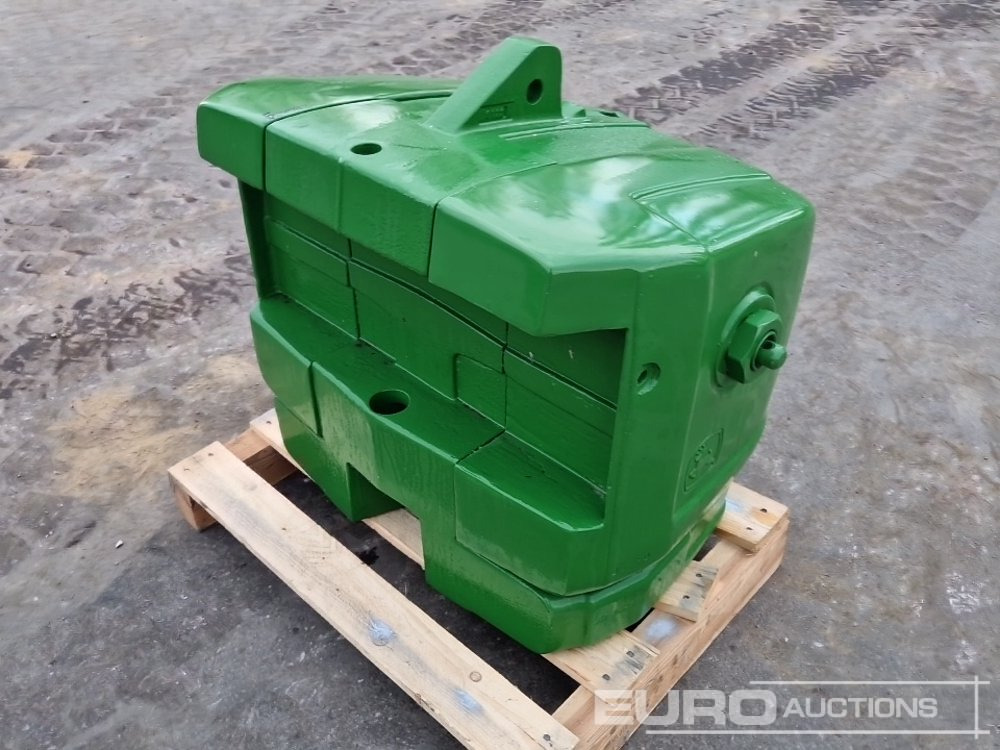 Unused 2025 John Deere 900kg Front Weights to suit John Deere Tractors, Metal Case with Towing Eye (Green) - Põllutööseade: pilt 3 Unused 2025 John Deere 900kg Front Weights to suit John Deere Tractors, Metal Case with Towing Eye (Green) - Põllutööseade: pilt 3
