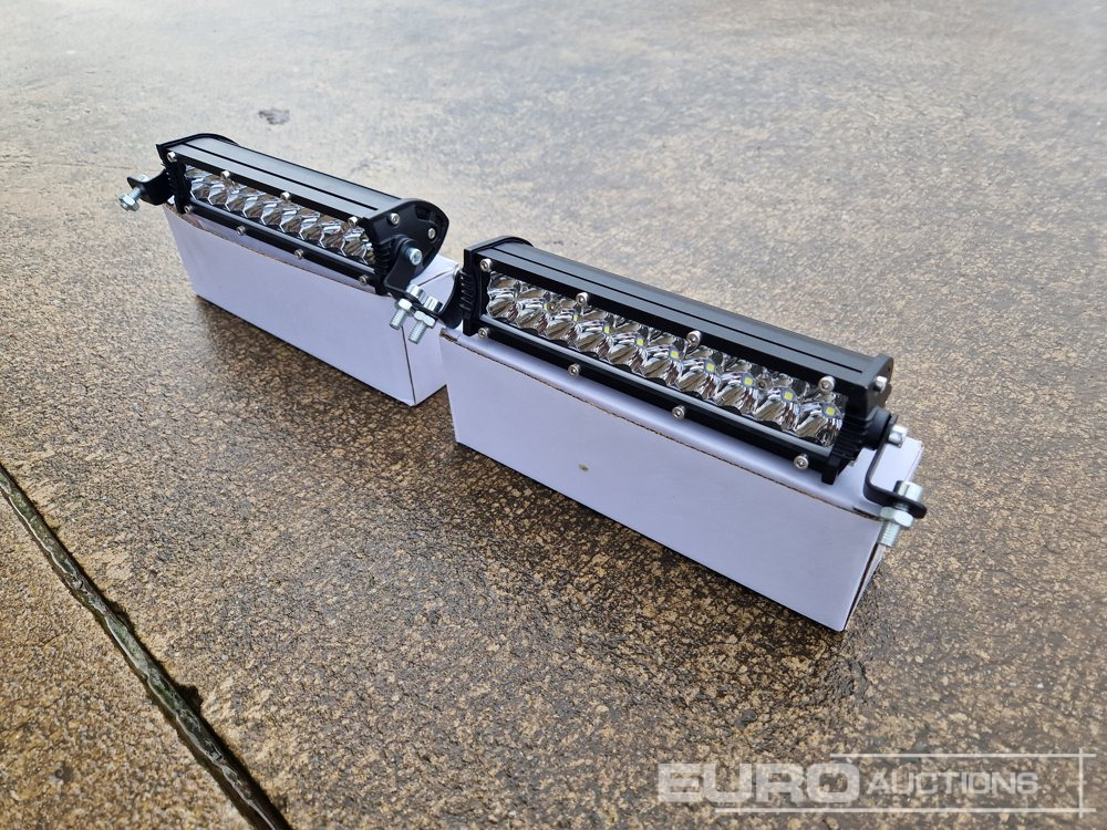 Unused 7" 60W LED Light Bar, Mounting Brackets, IP68 Waterproof (2 of) - Ehitusseade: pilt 1 Unused 7" 60W LED Light Bar, Mounting Brackets, IP68 Waterproof (2 of) - Ehitusseade: pilt 1