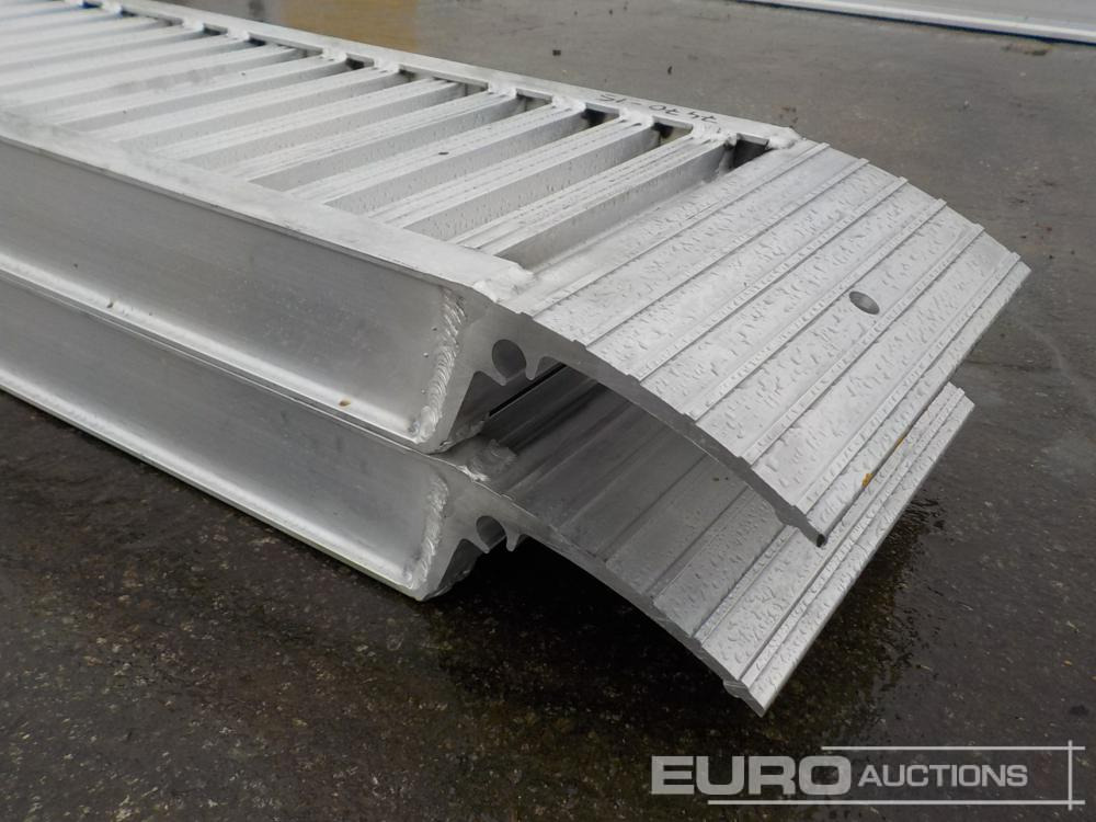 Unused CLM 85.25 Aluminium Loading Ramps (2of) 2920kg Capacity, 2500mm Length - Laadimisramp: pilt 4 Unused CLM 85.25 Aluminium Loading Ramps (2of) 2920kg Capacity, 2500mm Length - Laadimisramp: pilt 4
