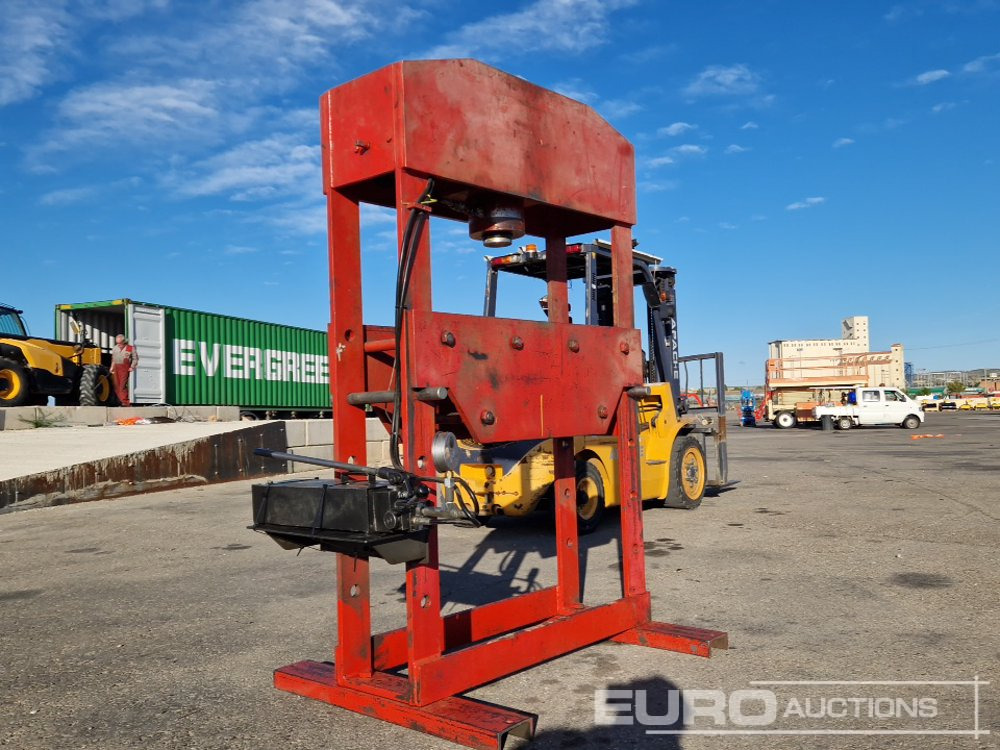 2010 Mega KP-100 - Ehitusseade: pilt 4 2010 Mega KP-100 - Ehitusseade: pilt 4