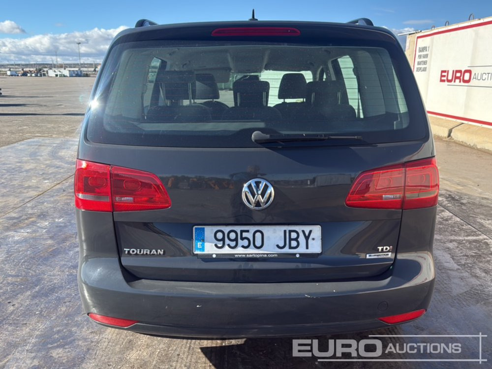 2014 Volkswagen Touran - Auto: pilt 4 2014 Volkswagen Touran - Auto: pilt 4