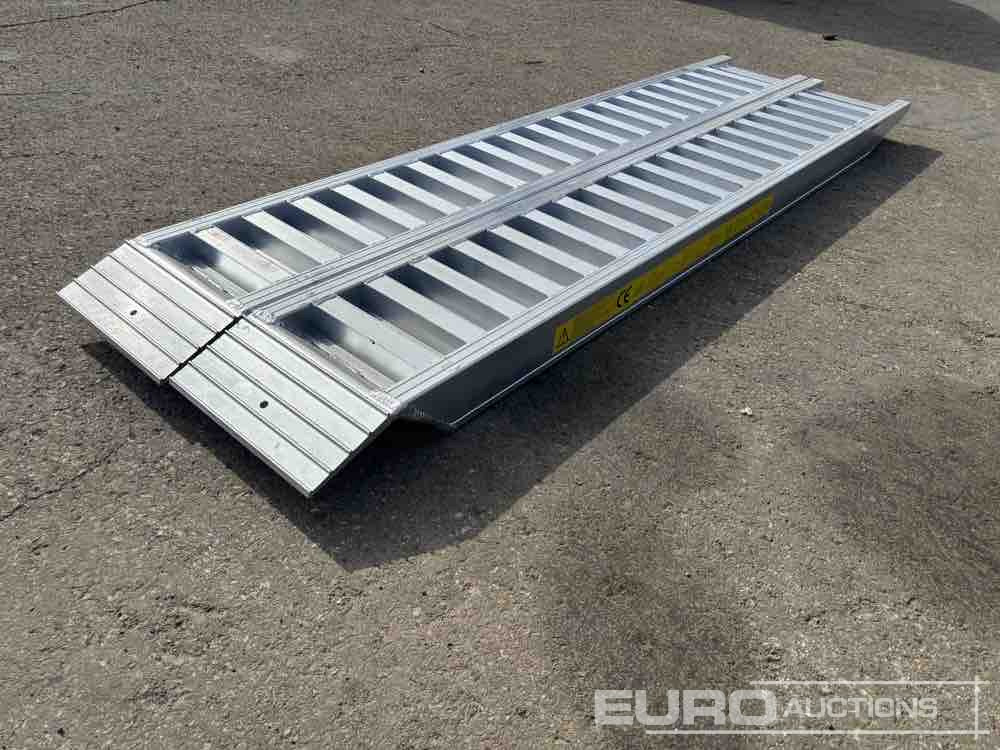 Aluminium Ramp (2 of) (250cm Length, 6Ton Capacity) - Ehitusseade: pilt 5 Aluminium Ramp (2 of) (250cm Length, 6Ton Capacity) - Ehitusseade: pilt 5