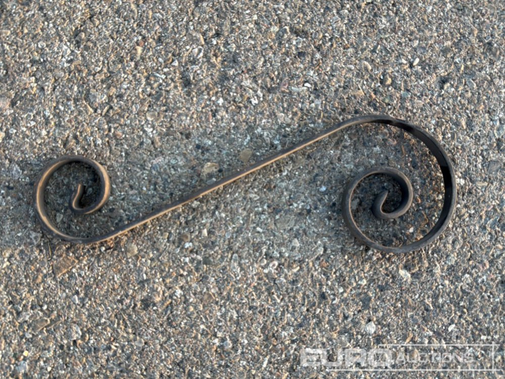 Pallet of Various Intricate Ornamental Motifs to Suit Iron Gate (3 of) / Motivos Ornamentales para Rejas - Ehitusseade: pilt 2 Pallet of Various Intricate Ornamental Motifs to Suit Iron Gate (3 of) / Motivos Ornamentales para Rejas - Ehitusseade: pilt 2