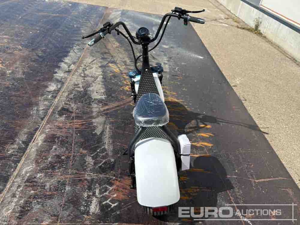 Unused City coco Electric Scooter Max Speed 40km/h, Autonomy 45km / Scooter Eléctrico - Mootorratas: pilt 4 Unused City coco Electric Scooter Max Speed 40km/h, Autonomy 45km / Scooter Eléctrico - Mootorratas: pilt 4