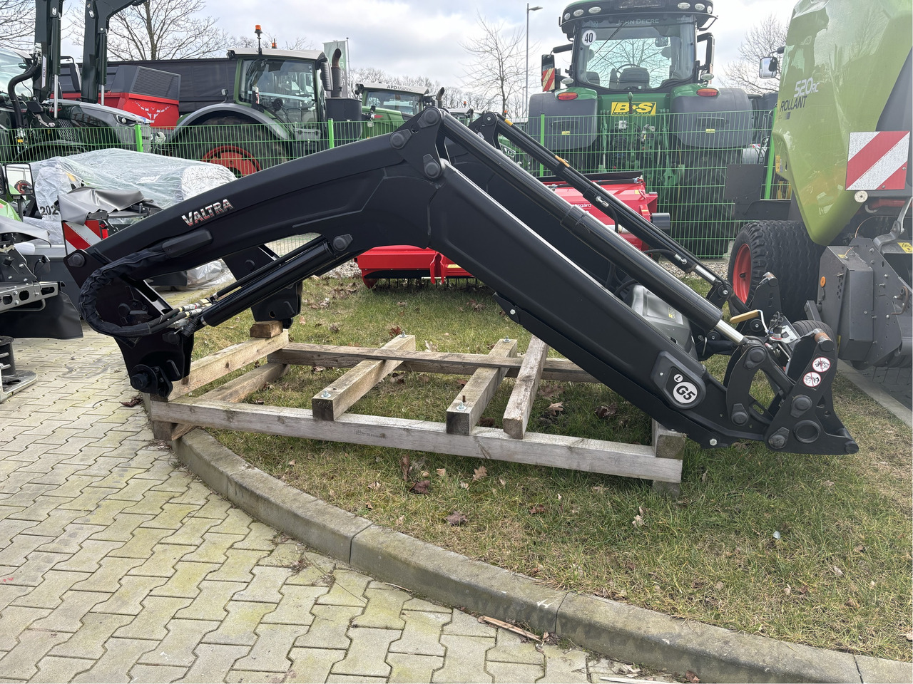 Alö Frontlader G5L Valtra - Esilaadur traktorile: pilt 1 Alö Frontlader G5L Valtra - Esilaadur traktorile: pilt 1